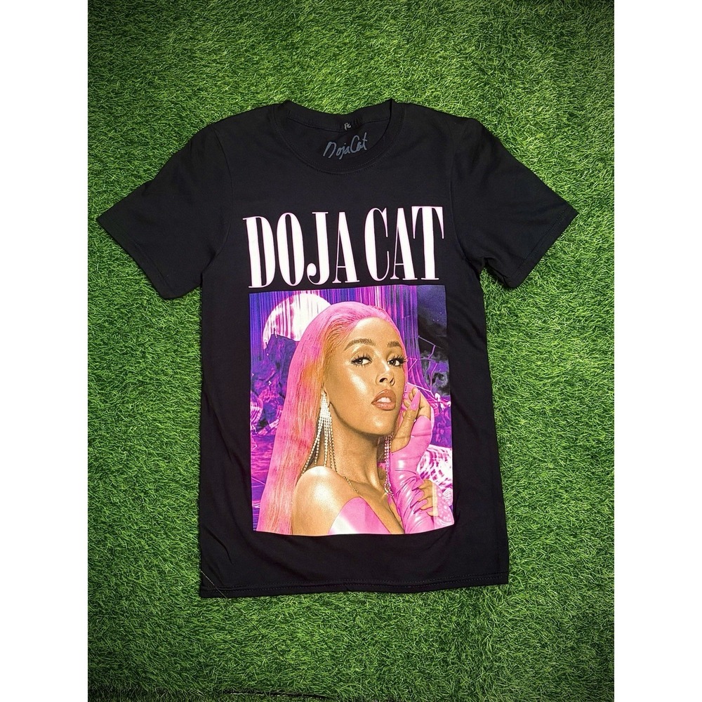'Doja Cat' Graphic Tee (Black & Neon Pink)Women's Size:S